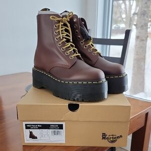 Dr. Martens 1460 Pascal Max Brown Platform Boots 7 UK, 9 USL, 41 EU